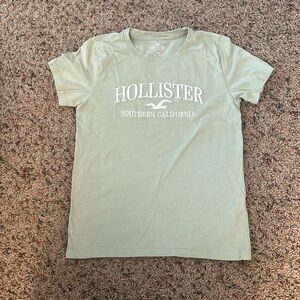 Juniors Hollister t shirt